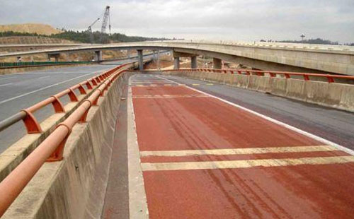 白碱滩轻载防滑路面粘结材料